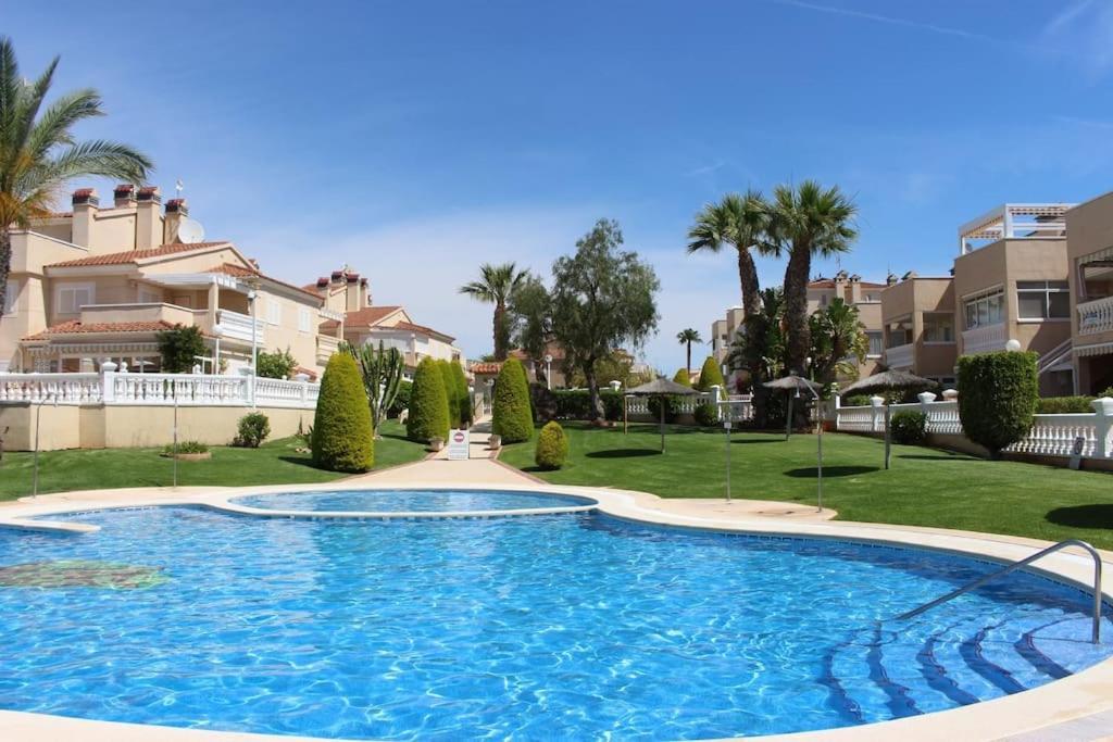 Apartament Z Duzym Tarasem Na Pieknym Osiedlu Orihuela Exterior foto